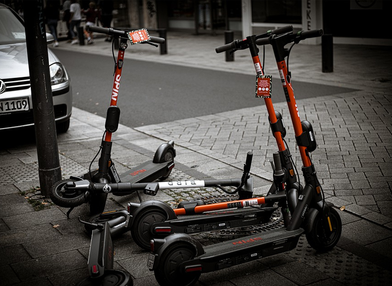 LA NORMATIVA DE LA DGT PARA EL PATINETE ELÉCTRICO