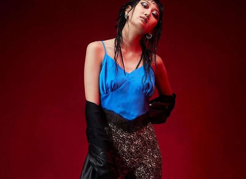 TOP DE SATÉN AZUL DE PRIMARK