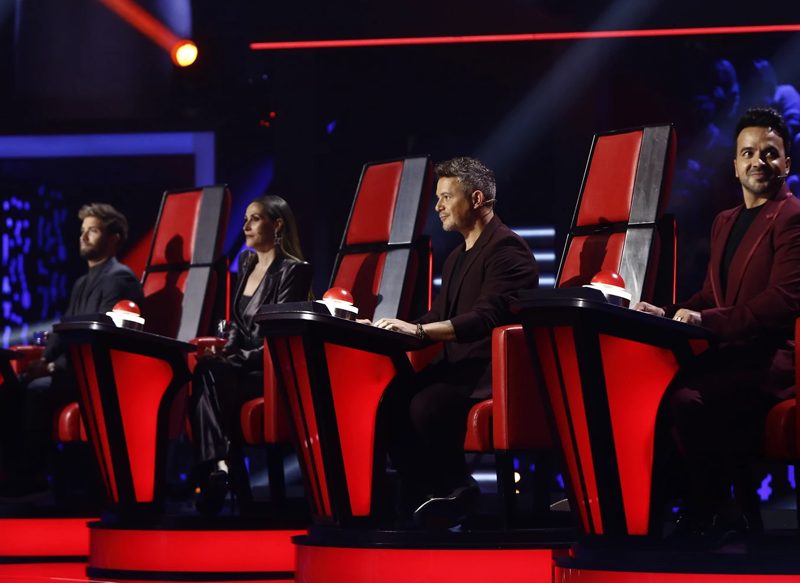 DIANA LARIOS Y CARLOS ÁNGEL VALDÉS, MIEMBROS DEL EQUIPO DE LUIS FONSI EN SEMIFINALES DE LA VOZ