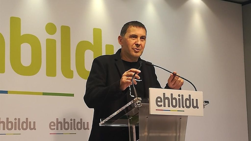 EH Bildu se ve legitimado con la primera reunión que mantiene con un presidente español