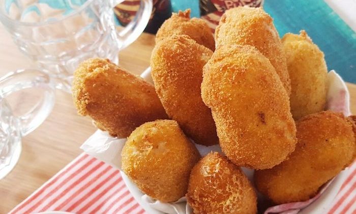 acompanar croquetas de pollo