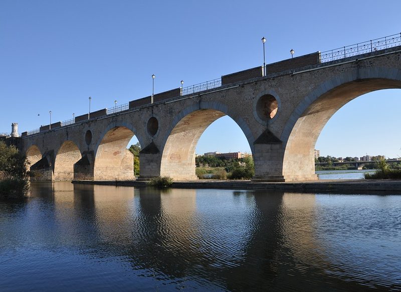 EL APELLIDO MÁS COMÚN EN EXTREMADURA Y LAS CIUDADES AUTÓNOMAS DE ESPAÑA