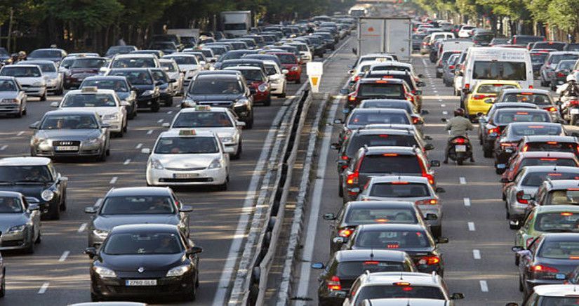 La DGT enfoca su atención en estos vehículos: descubre cuáles están bajo la lupa en su nueva campaña 3 Moncloa 1643020307 traficocochesymotos Moncloa