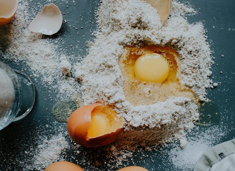 CÓMO PREPARAR LA MASCARILLA CASERA DE CÁSCARAS DE HUEVOS PARA LA PIEL