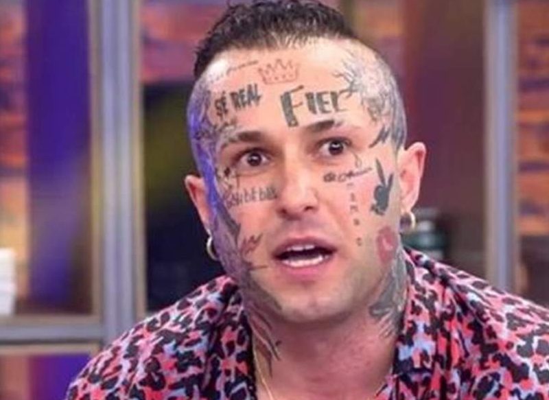 LA ARROLLADORA PERSONALIDAD DE JONATHAN