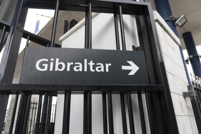 Gibraltar se convierte en un nido de narcotraficantes y el juego online