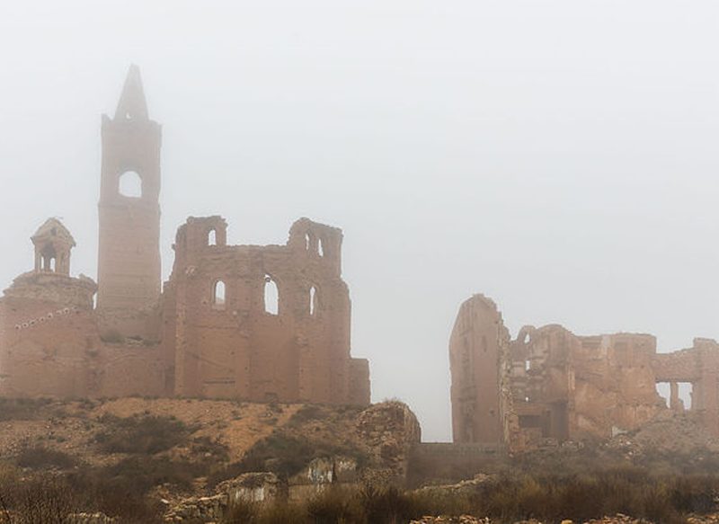 UN PUEBLO ABANDONADO GOLPEADO POR LA GUERRA CIVIL