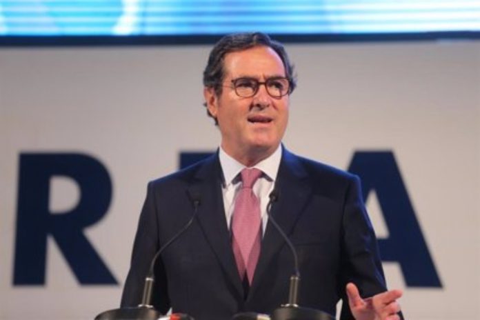 Garamendi ofrece una subida del SMI del 6% en dos años
