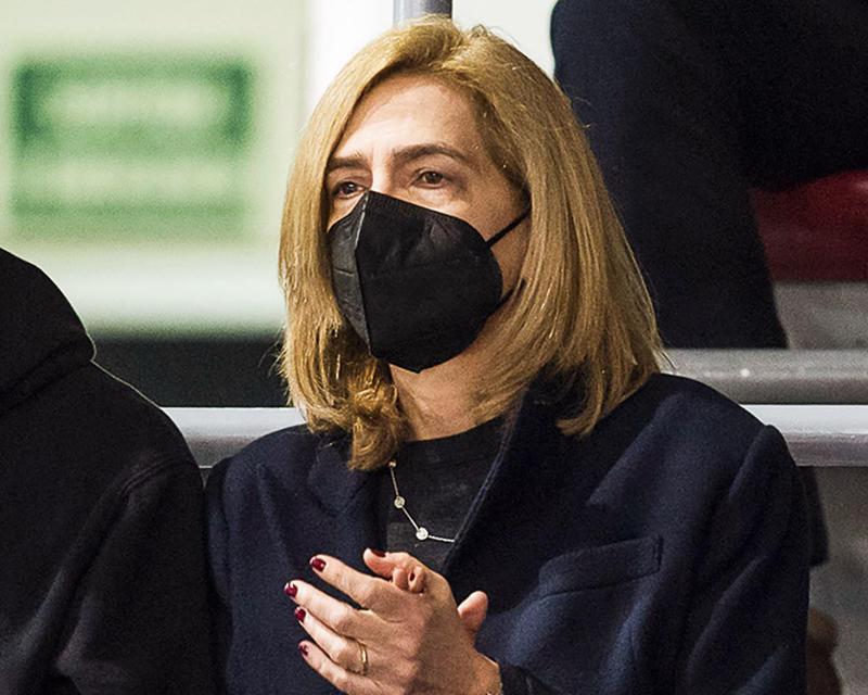 hermana del rey cabizbaja