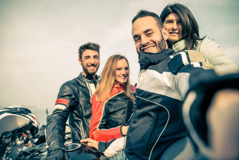 El catálogo de Motonity con las mejores marcas de chaquetas de moto para mujer