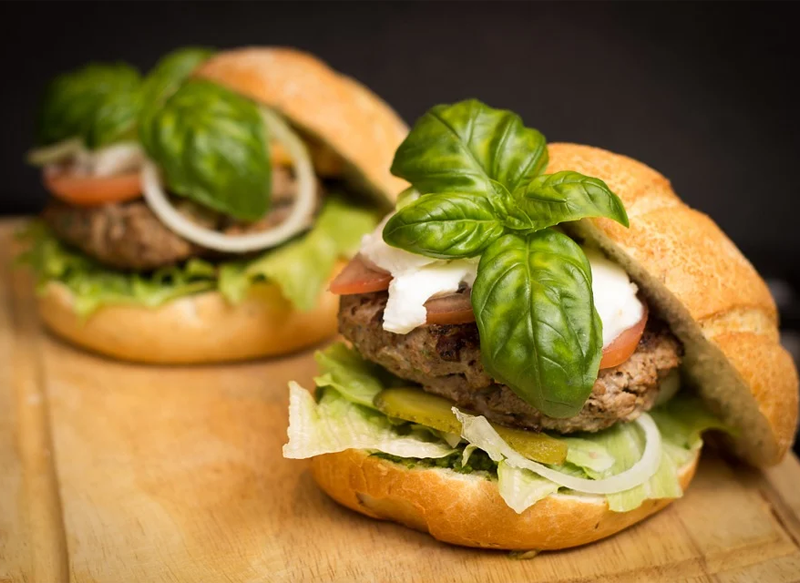 LAS HAMBURGUESAS TAMBIÉN PUEDEN SER SALUDABLES