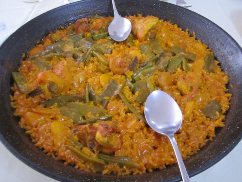 Tamaño apropiado de una paella según el número de comensales
