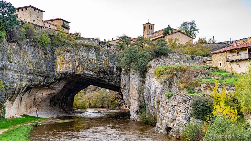 Puentedey entre Los Pueblos Más Bonitos de España