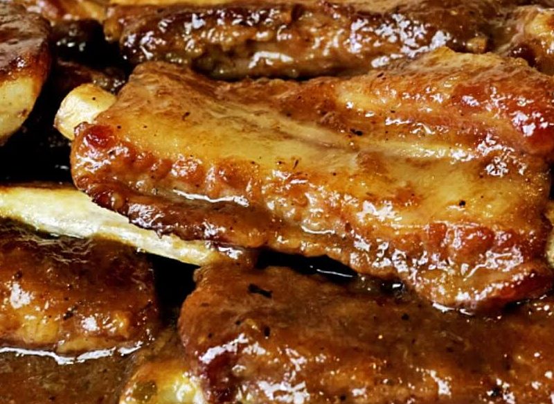 MÚLTIPLES BENEFICIOS DE LAS COSTILLAS GUISADAS