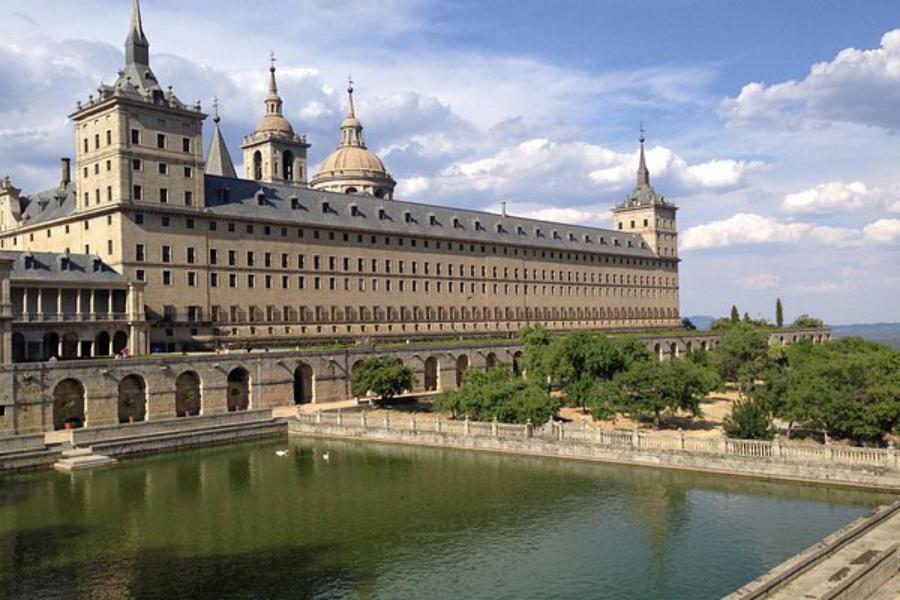San Lorenzo de El Escorial: donde reposan los reyes y reinas
