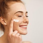 La OCU lo tiene claro: estos son los consejos más efectivos para cuidar tu piel durante el verano