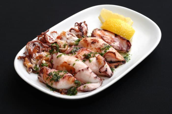 cocinar calamares plancha