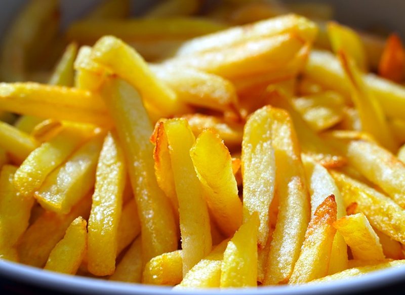 PASOS FINALES DELAS PATATAS SALTEADAS CON HIERBAS AROMÁTICAS