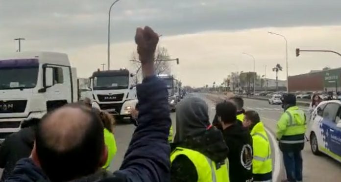 La huelga de transportistas se recrudece