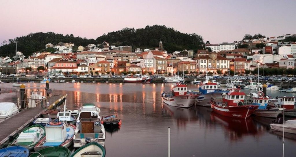 Galicia deslumbra en Navidad con las casas que iluminan con magia y esplendor festivo 2 Moncloa Pueblos de Galicia que debes visitar este verano