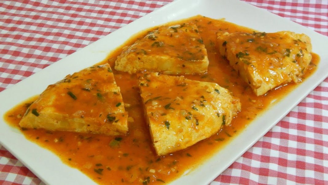 tortilla de patatas en salsa