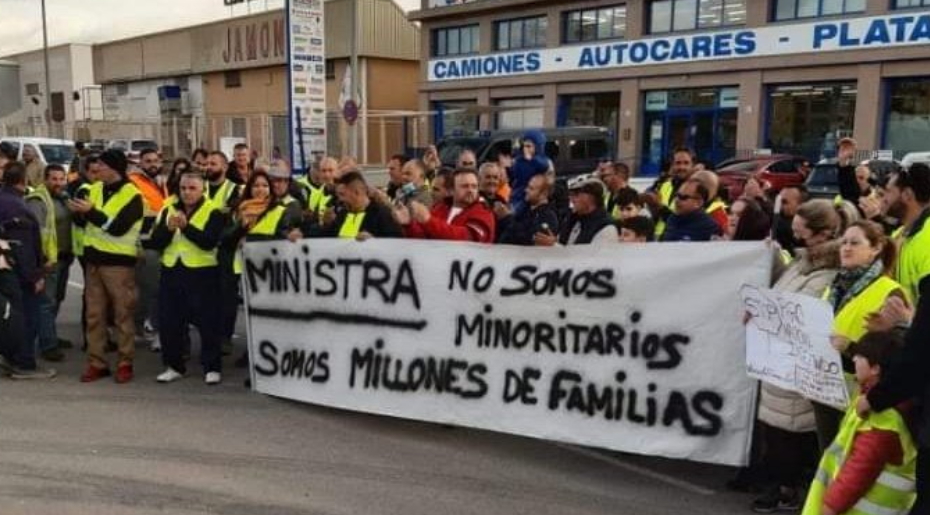 La ATA se niega a apoyar la huelga de transportes por un conflicto de intereses 1 Moncloa Los autónomos del transporte reprenden a la ministra Raquel Sánchez