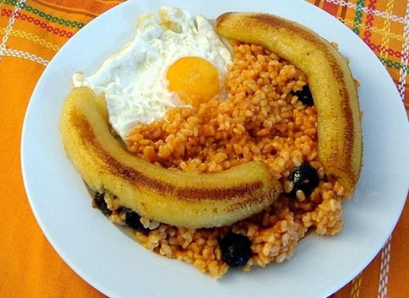 PASOS FINALES DEL ARROZ A LA CUBANA