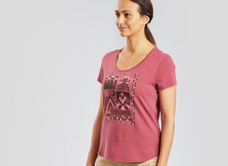 CAMISETA DE SENDERISMO QUECHUA NH500 DE DECATHLON