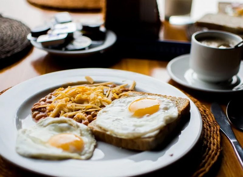 PASOS FINALES DE LA ELABORACIÓN DE LOS HUEVOS A BAJA TEMPERATURA