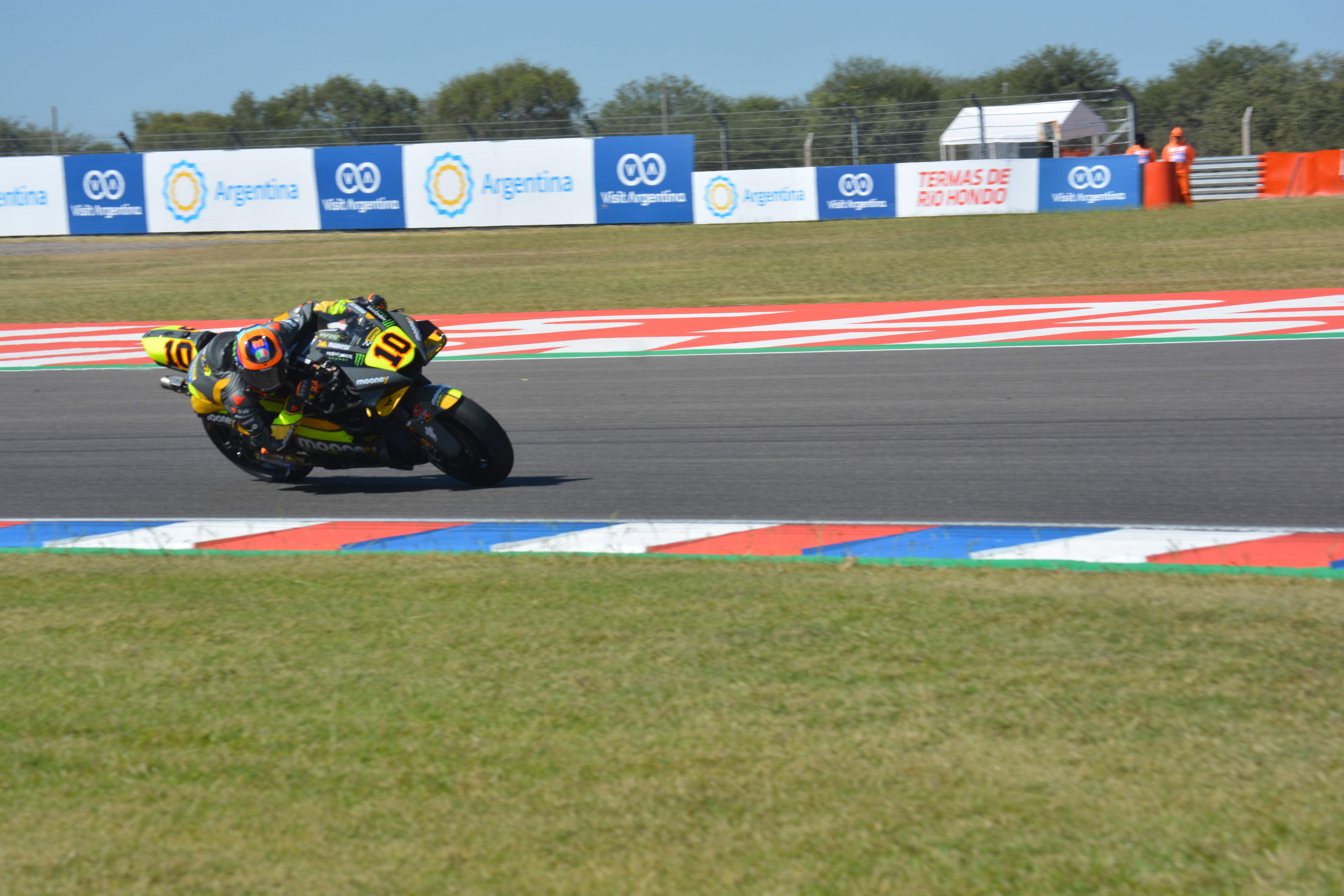 1649143495 Pasi n y adrenalina en el evento de motociclismo del a o 1 scaled Moncloa