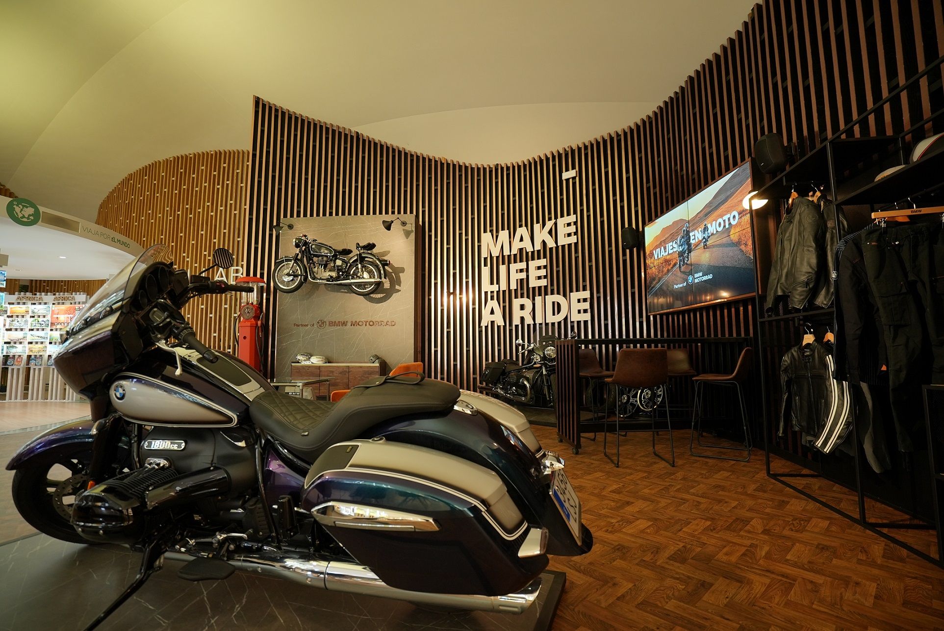 1650389002 Corner BMW tienda Madrid 5 Moncloa