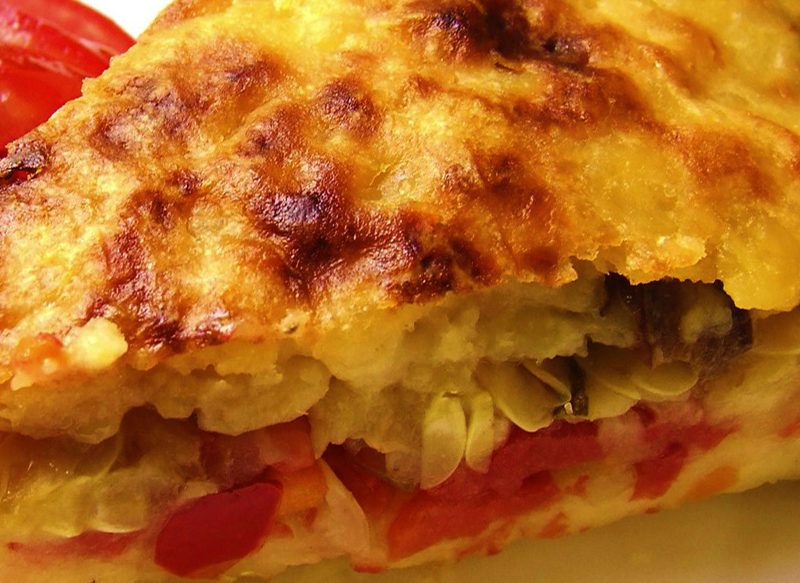 PASOS FINALES DE LA RECETA DE PASTEL DE PATATA Y CHORIZO