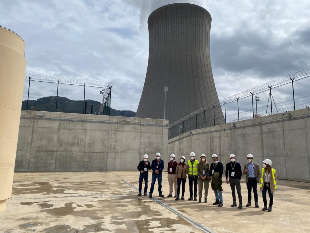 Ribera asciende a altos cargos de Seguridad Nuclear mientras destruye las centrales nucleares 1 Moncloa central nuclear