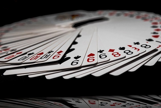 Las cinco claves para experimentar lo mejor de los casinos online 2 Moncloa Photo by Jaroslaw Kwoczala on Unsplash Moncloa