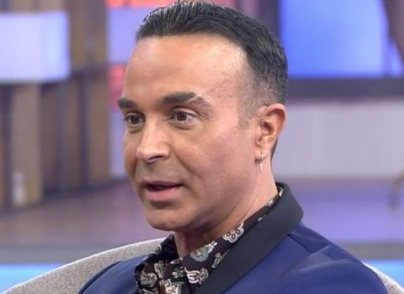 ¿QUIÉN ES LUIS ROLLÁN?