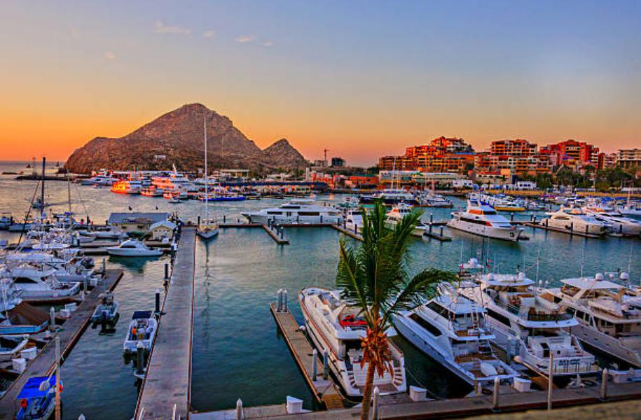 Cabo San Lucas: pueblo de pesqueros y celebridades