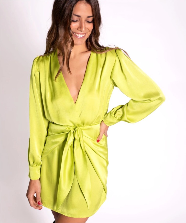 vestido corto satinado verde the-are el corte ignles