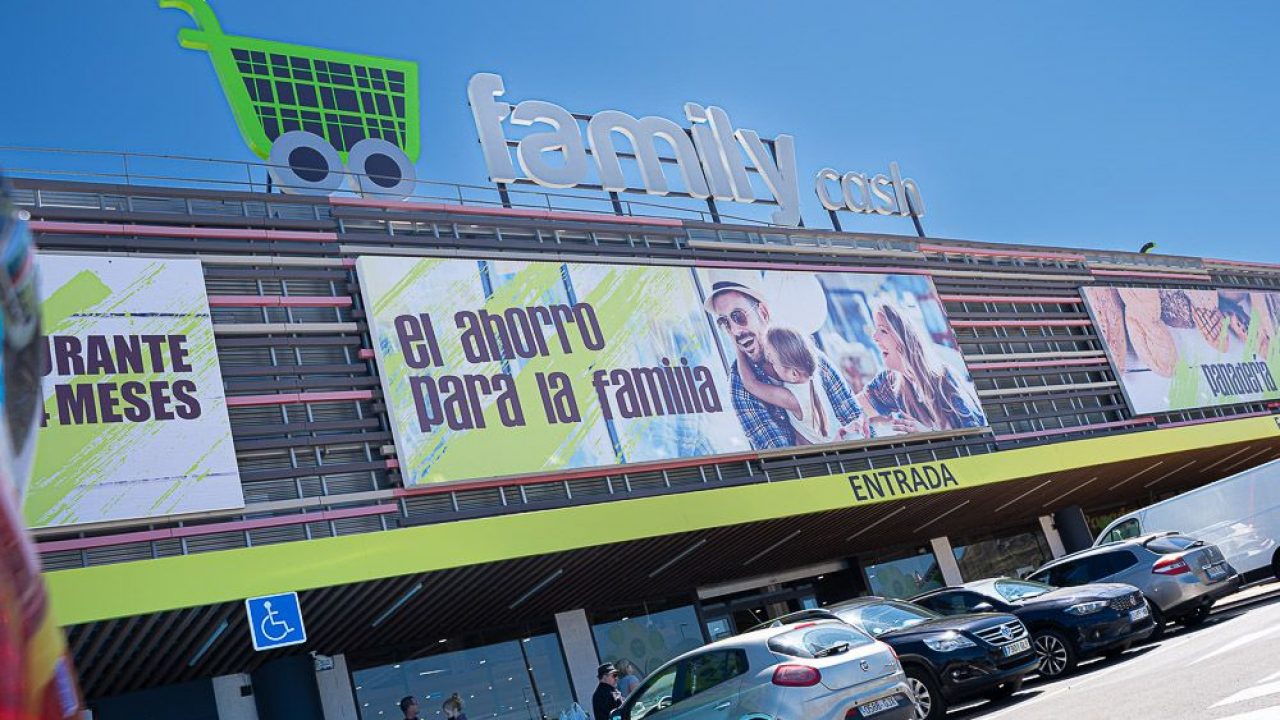 El supermercado Family Cash abre en Quadernillos con precios imbatibles