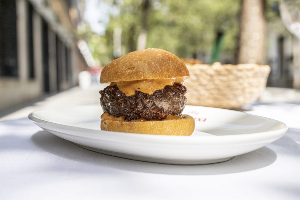 Casa Orellana. Minihamburguesa de carne madurada Moncloa