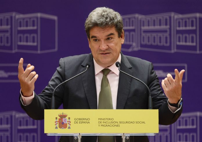 José Luis Escrivá da el golpe de gracia a los centros de datos en Madrid