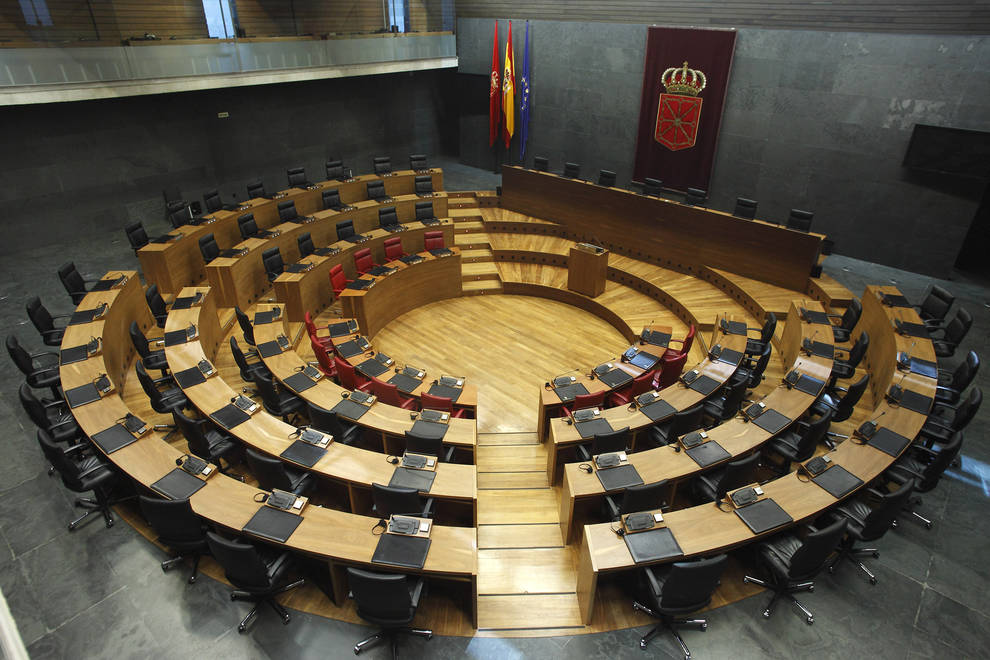 Bildu y Geroa Bai se negaron en el Parlamento de Navarra a firmar una declaración conjunta por su «resistencia a reconocer la labora de la Guardia Civil contra el terrorismo»