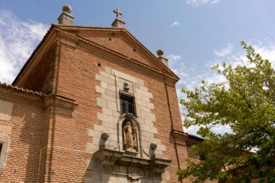 Peñaranda de Bracamonte: a 39 km de Salamanca