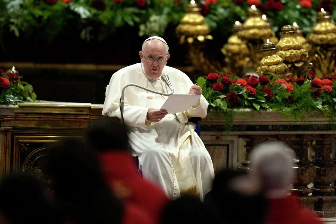 El Vaticano rechaza el aborto de la Constitución francesa.