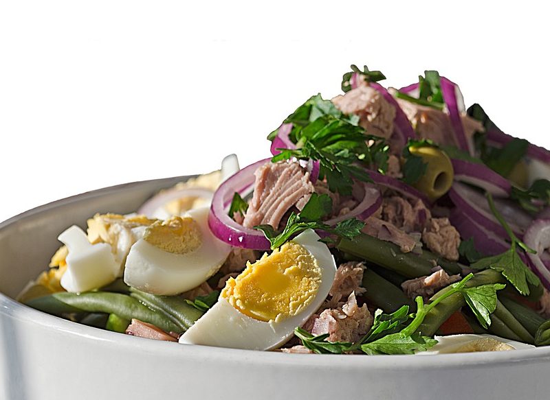 ENSALADA DE ALUBIAS BLANCAS Y ATÚN