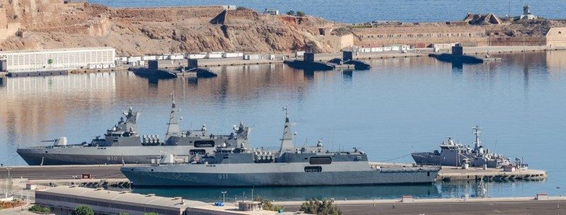 Algerian Naval base Mers el Kebir 5 kilo class submarine 2 meko AN200 frigates 1 Lerici class minehunter and EL Mellah training ship 1 Moncloa