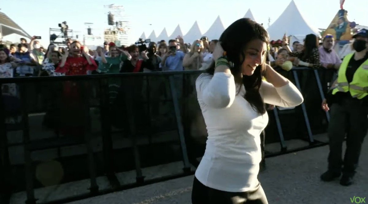 Macarena Olona bailó la 'Macarena' en la campaña electoral