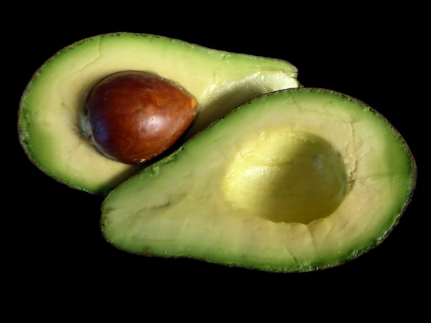 Aguacates rellenos de huevo: una receta a la que nadie podrá resistirse 