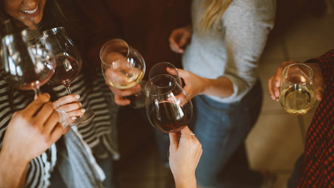 Las personas consumen más alcohol en días festivos