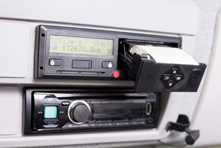 El tacógrafo digital con su descarga regular automatizada de Wemob