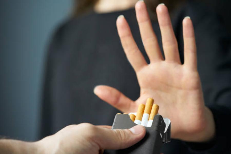 Dejar de fumar: El secreto para resistir las ganas de consumir tabaco 2 Moncloa Otras recomendaciones para mejorar tu salud al dejar de fumar
